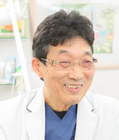 歯学博士 朝倉勉 院長の写真